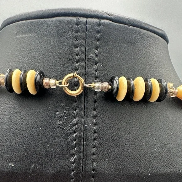 Beaded necklace - Picture 4 of 4